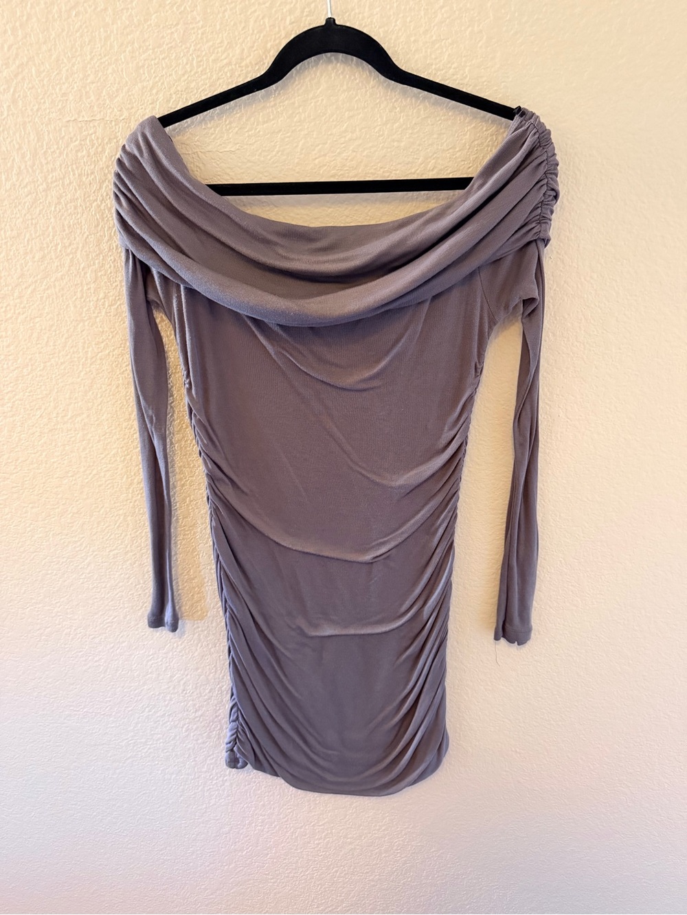 Forever 21 Off-Shoulder Ruched Long Sleeve Dress in Dusty Lavender Gray